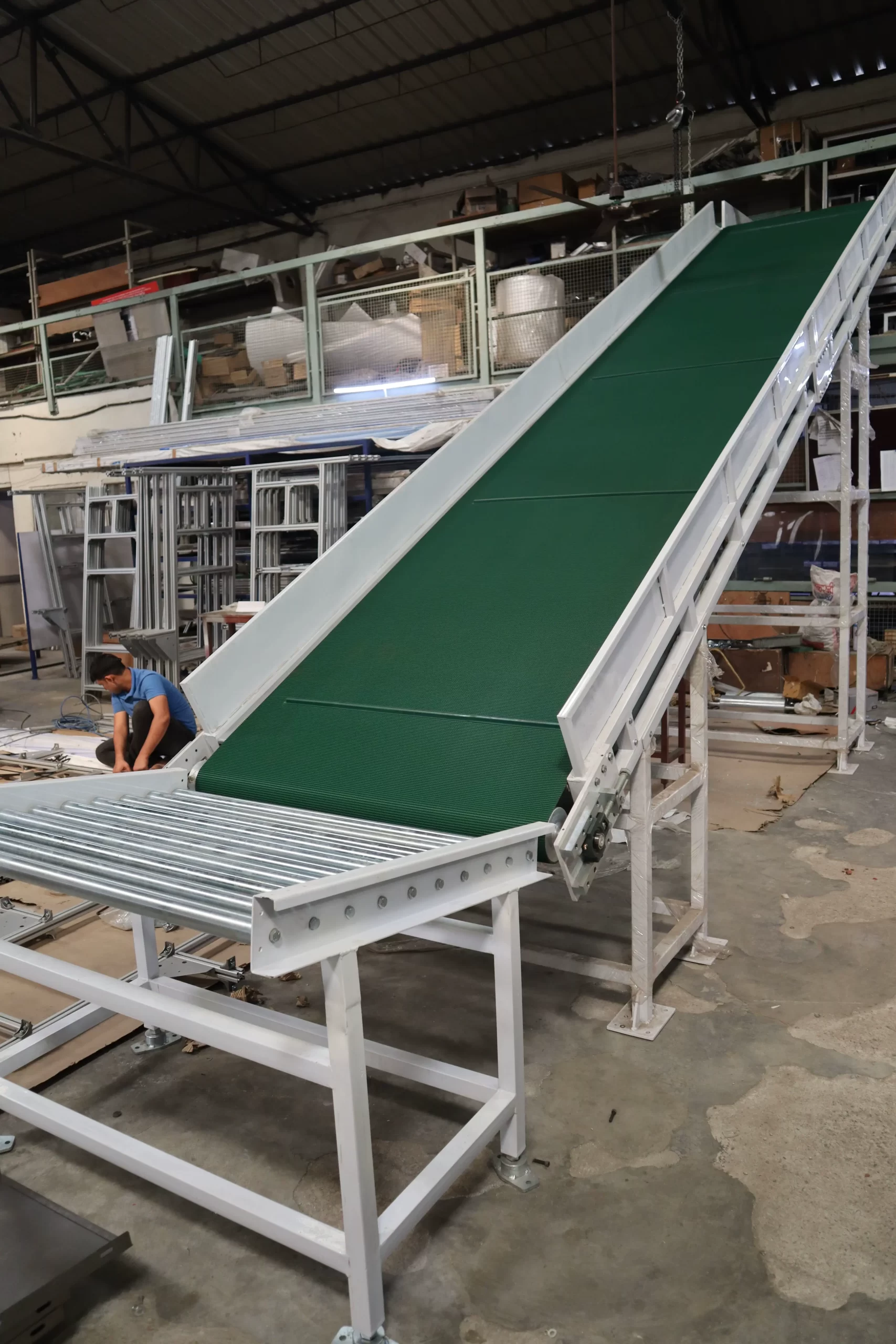 Conquering the Slopes: All About Inclined Conveyor